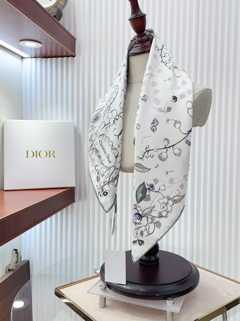 CHRISTIAN DIOR